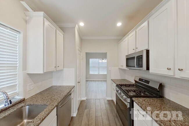 Photo - 523 Long Prairie Dr