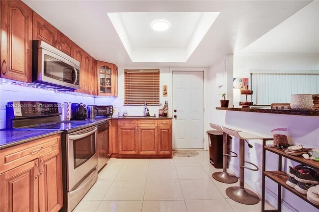 Photo - 11930 NE 19th Dr Unidad 7 Rental