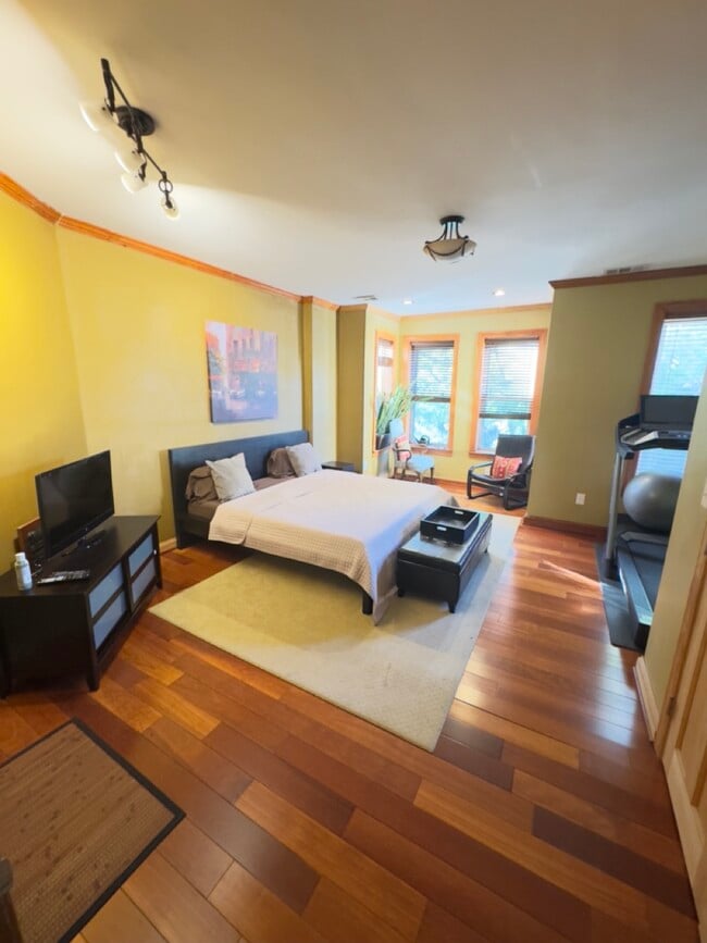 Photo - 1305 Euclid St NW Unit Room