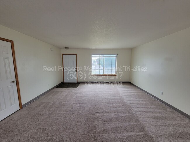 Photo - 6321 Thistledown Dr