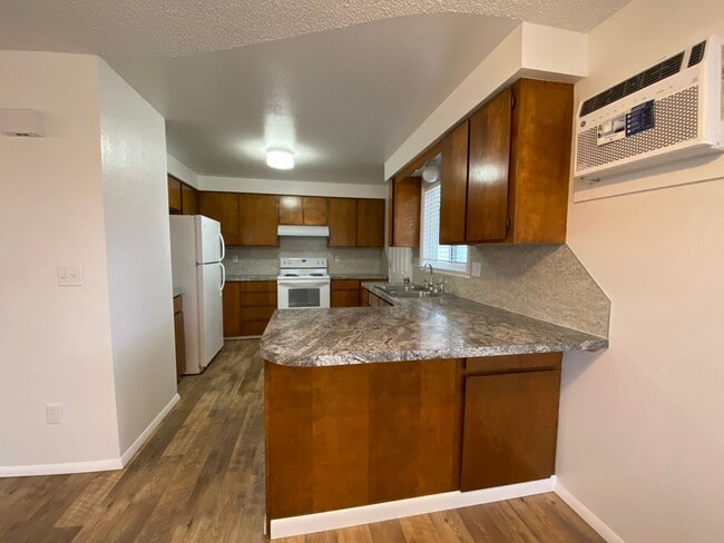 Photo - 2bed, 1bath, 800 Sq.ft. apartment - Nampa - Near NNU Unit 1010 Holly Street