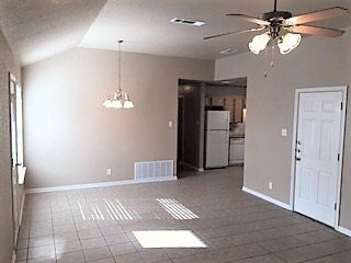 Photo - Spacious Duplex for Rent – Close to Clear ...