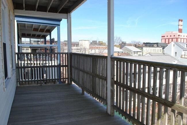 Building Photo - 40 I St Unit 3