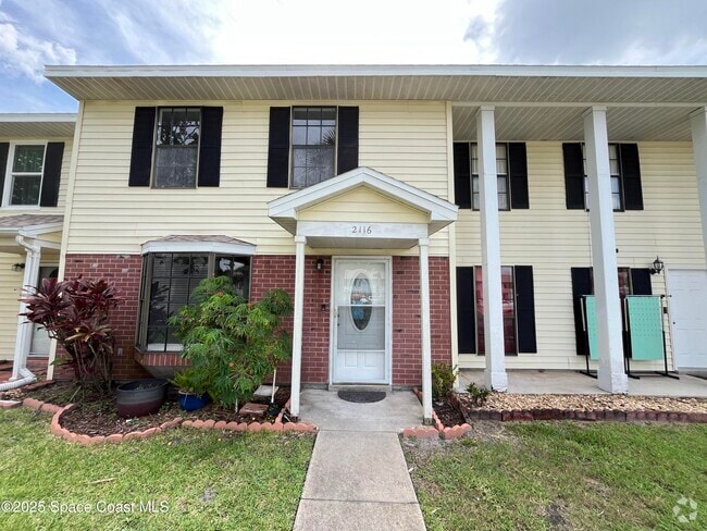 Building Photo - 2116 Manor Dr NE Rental