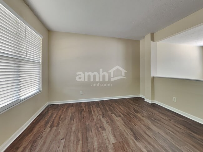 Photo - 3162 Bridlerun Dr