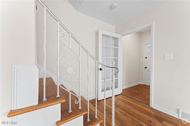 Building Photo - 14001 Shaker Blvd Rental