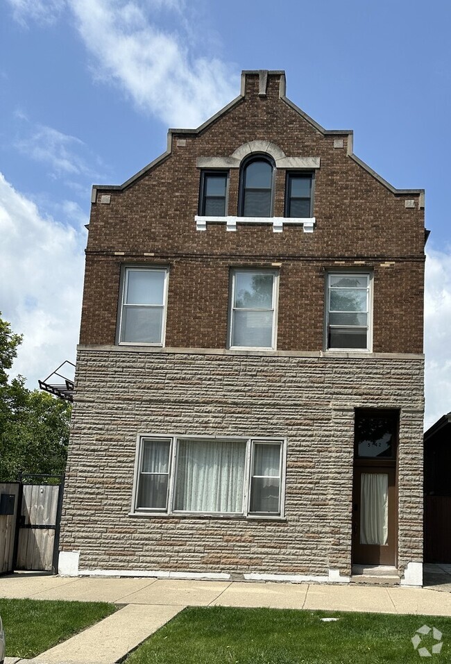 Building Photo - 5342 S Fairfield Ave Rental