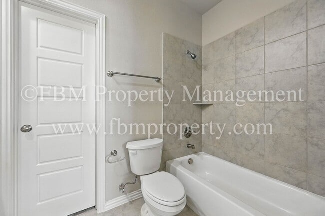 Photo - 2120 Dena Dr