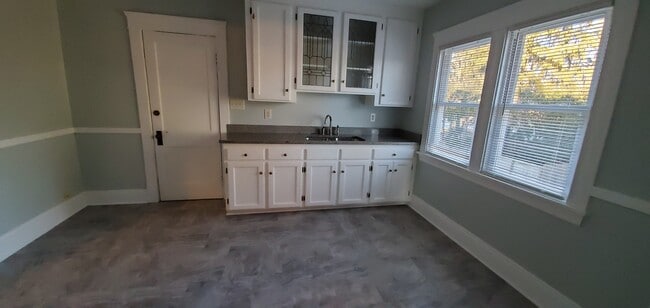 Building Photo - 11304 Florian Ave Unit Up