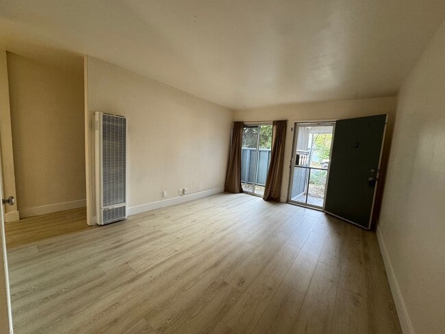 Photo - Adorable 2 bed 1 bath unit located in a 4 Plex close to Downtown Vacaville!!