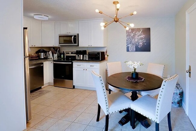 Photo - 83 Nicholas Rd Unit H