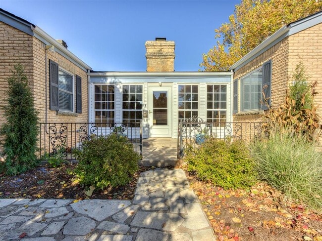 Photo - 2933 Cummings Dr