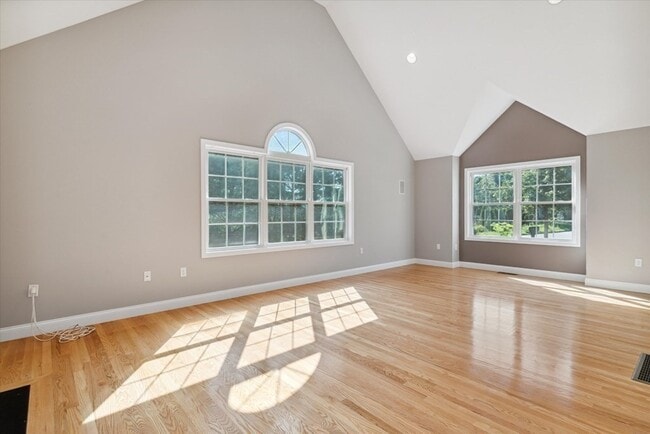 Photo - 19 Benjamin Ln