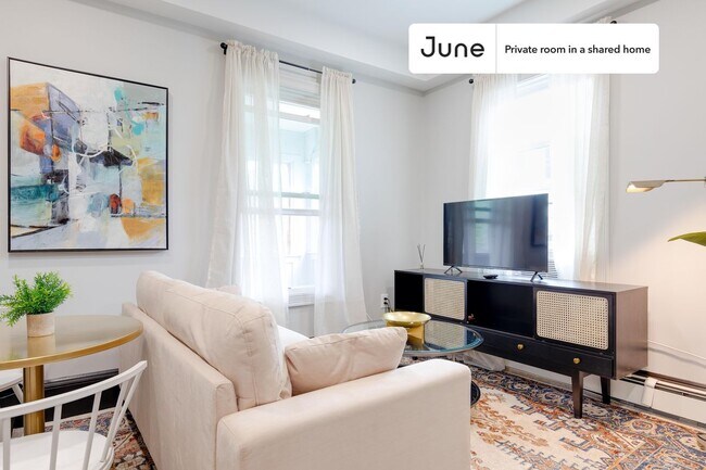 Room in Shared 4 bed/1.5 bath home in South Boston
