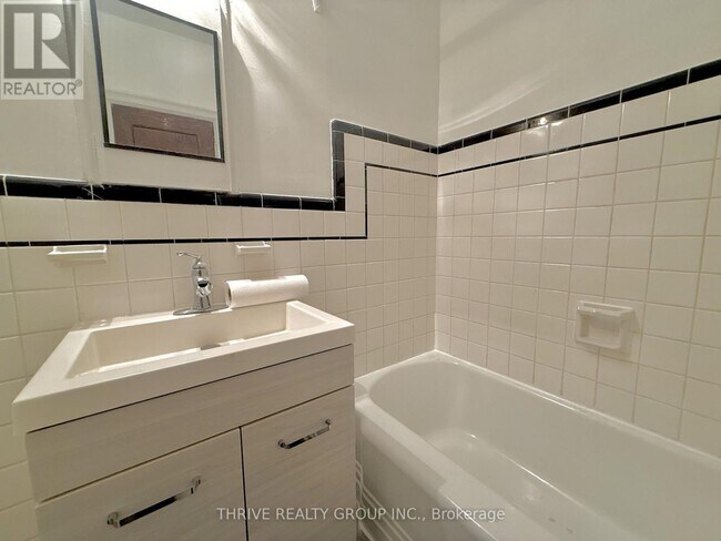 Photo - 50 Ridout St S Unit 6
