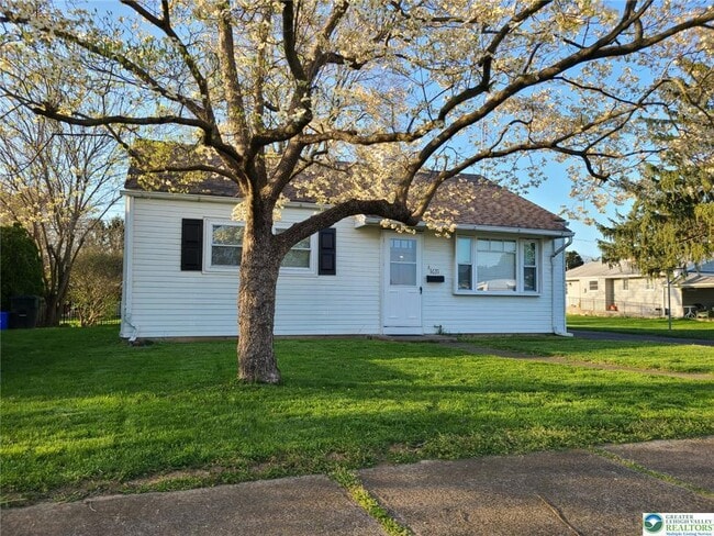 Building Photo - 1631 North Blvd Rental