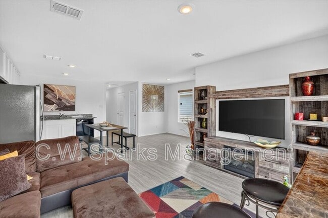 Photo - 6825 Sunbeam Cir