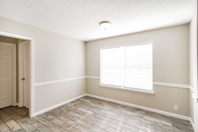 Photo - 1312 S Hampton Ct