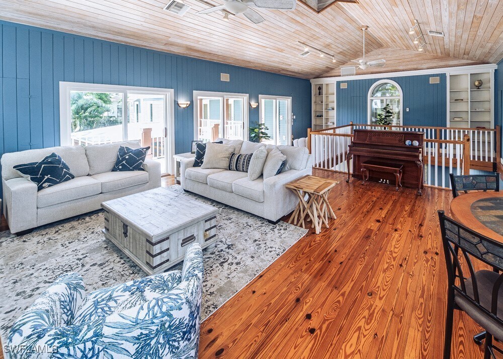 Photo - 374 14th Ave S