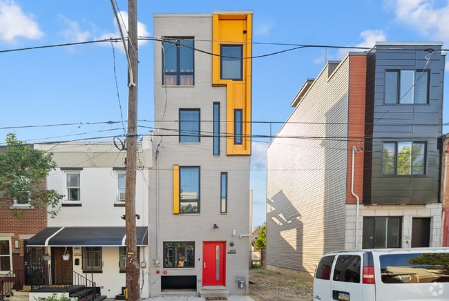 Building Photo - 1852 N Marshall St Rental