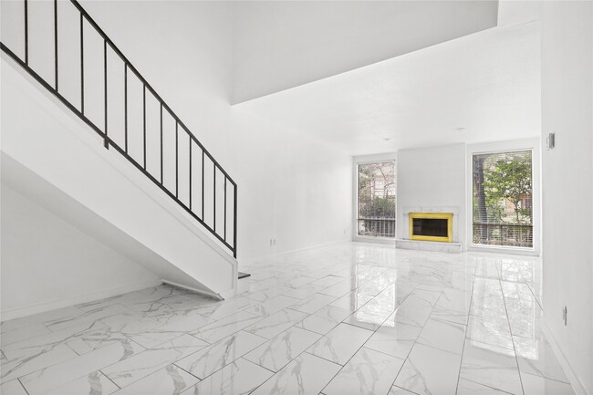 Photo - 2409 Bering Dr Unidad 4