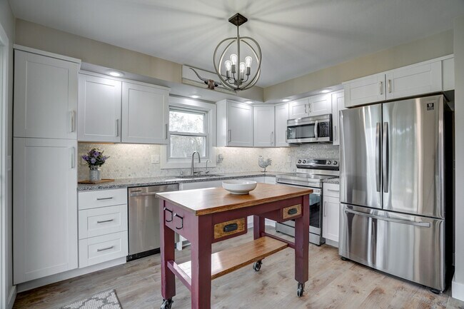 Cocina nueva - 4688 Capitol View Rd