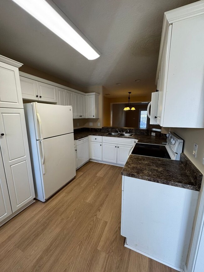 Photo - 229 Sunview Dr