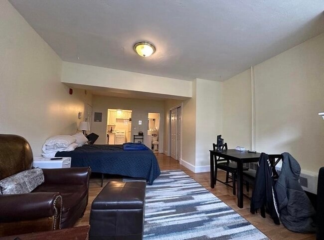 Photo - 300 Marlborough St Unidad 1