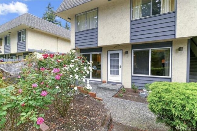 Building Photo - 6113 204th St SW Unit g1 Rental