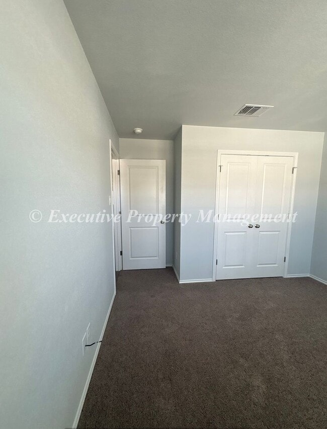 1211 LEXINGTON Dr