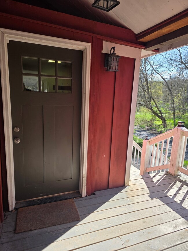 Entry - 2027 Slaterville Rd Unit Apt B