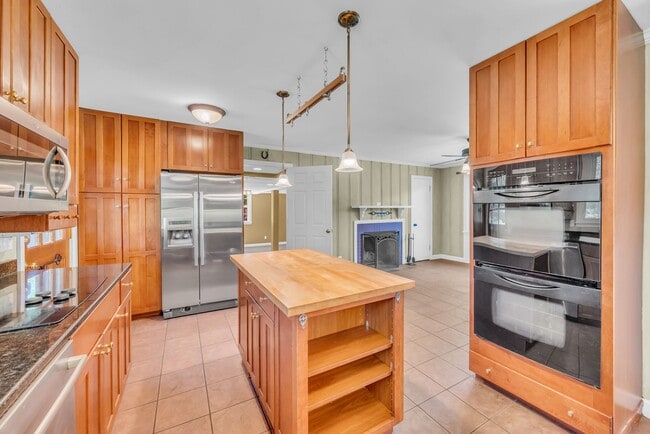 Photo - 526 Davidson Rd