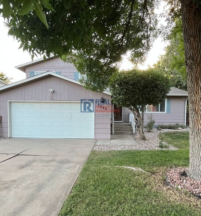 Building Photo - 3207 Camelot Dr Rental