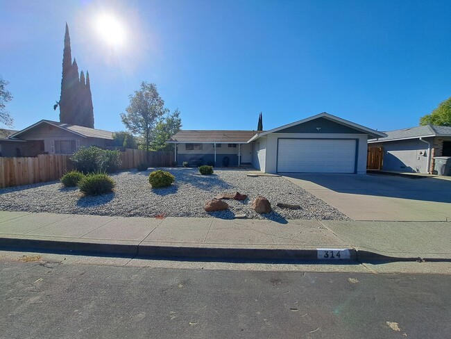 Cute, Clean, and Ready to Move In - Cute, Clean, and Ready to Move In Casa