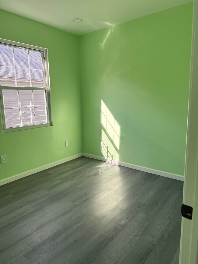 Photo - 1101 Castle Hill Ave