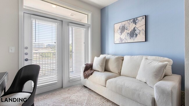 Building Photo - 14015 Univ Pass