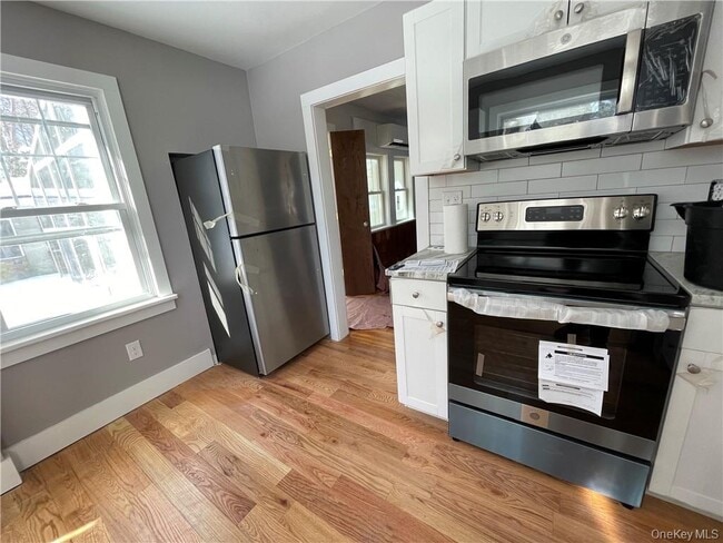 Building Photo - 7 Bonnie Brae Ave