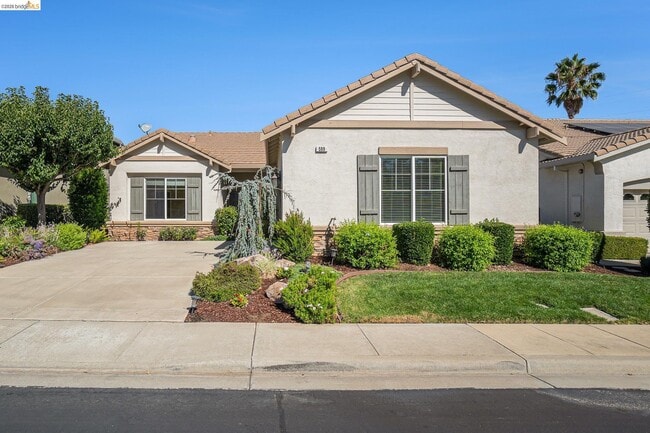 Building Photo - 599 Pomona Dr