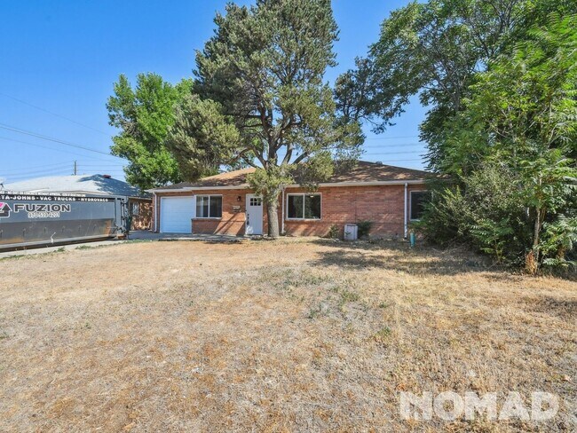 Photo - 4Bed/3Bath Updated modern home near Fitzsi...