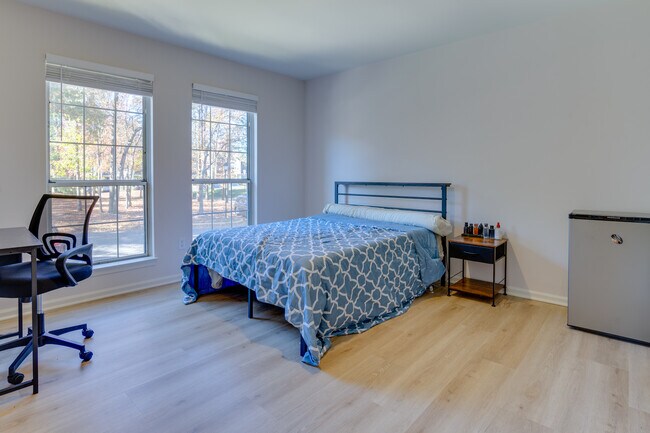 Photo - 6021 Creekstone Ln