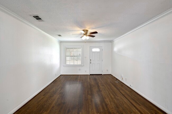 Photo - 1823 Angeline St