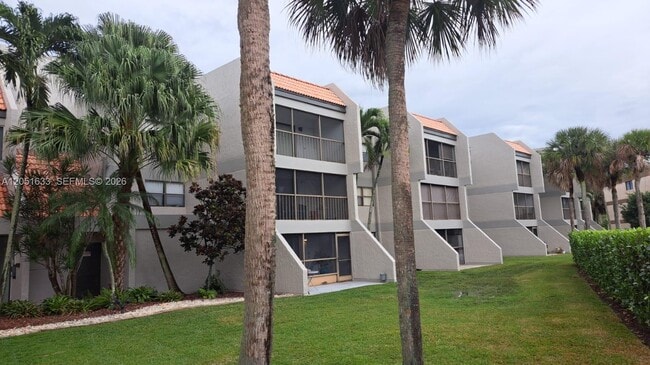 Photo - 230 Lakeview Dr Unit 310