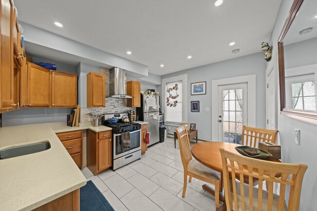 Photo - 150 Bremen St Unit 1