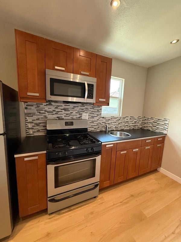 Building Photo - 815 N Sparks St Unit Studio