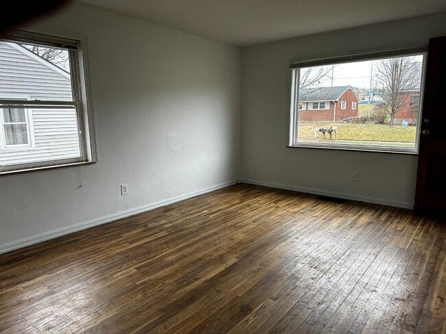 Photo - 9070 Lew Wallace Dr