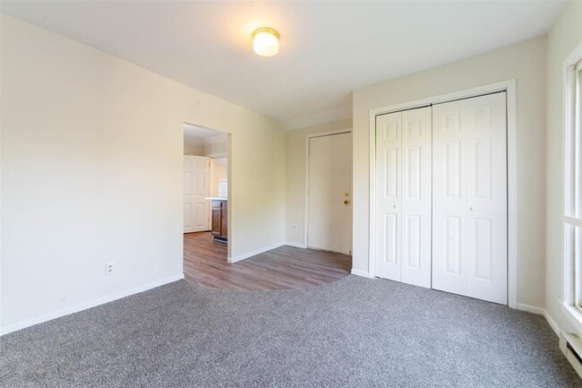 Photo - 325 E 8th St Unit 2