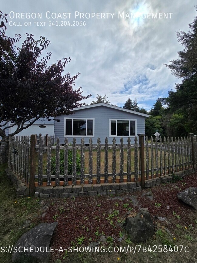 Building Photo - 365 SW Pacific View St Rental