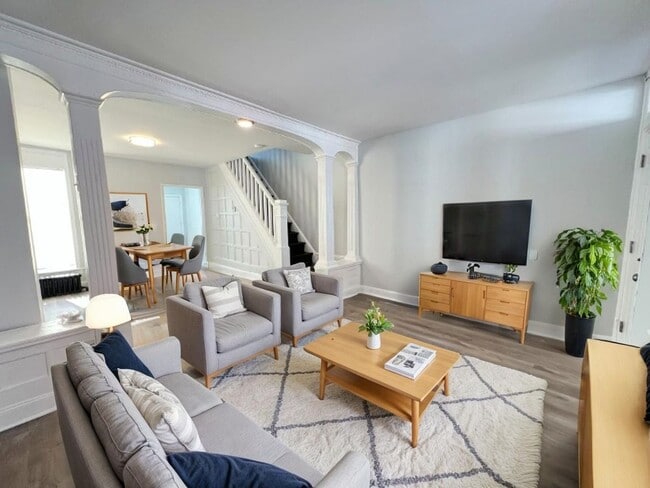 Building Photo - Beautifully Remodeled 3BR/1Bath House! Section 8 ONLY!