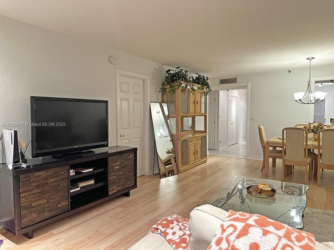 Photo - 4550 NW 18th Ave Unit 706