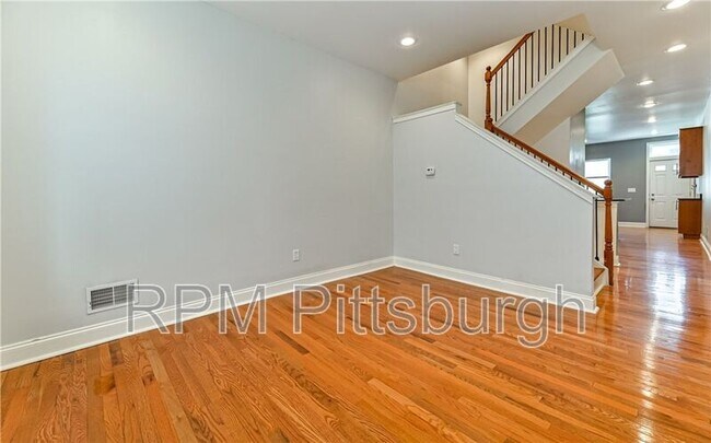 Photo - 185 Almond Wy